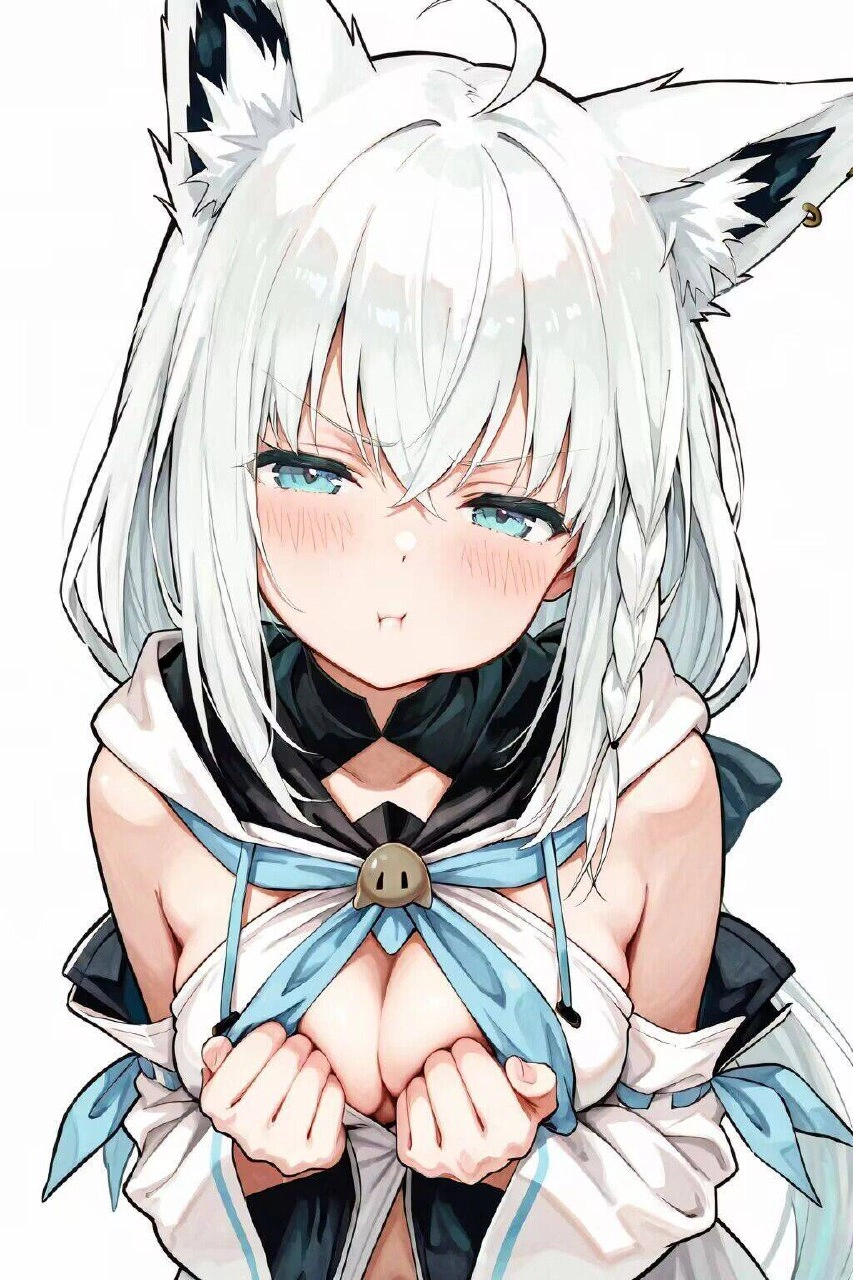 女孩戴着一根白狼头带和一根蓝色带在脖子上。