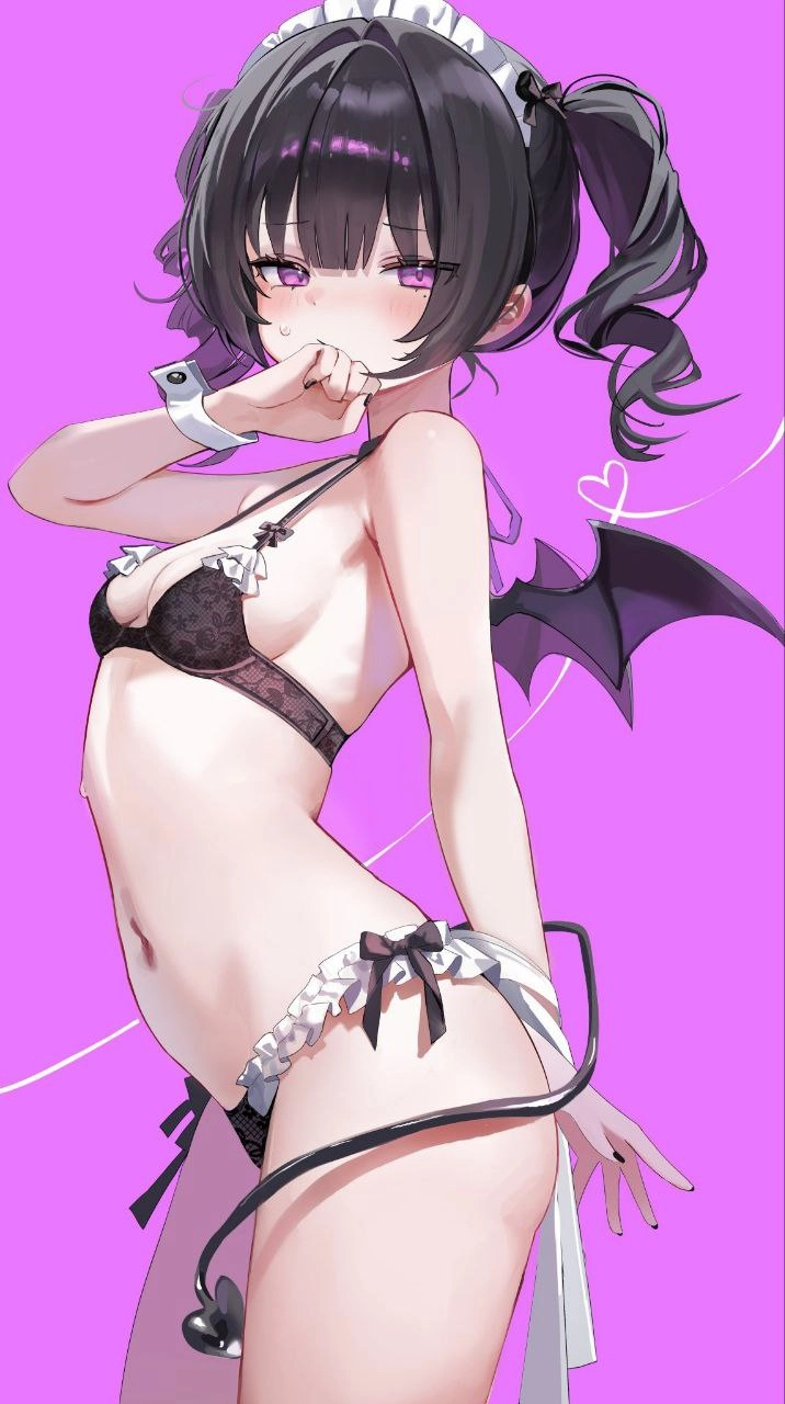 穿兔子服的女人拍了一张自拍。