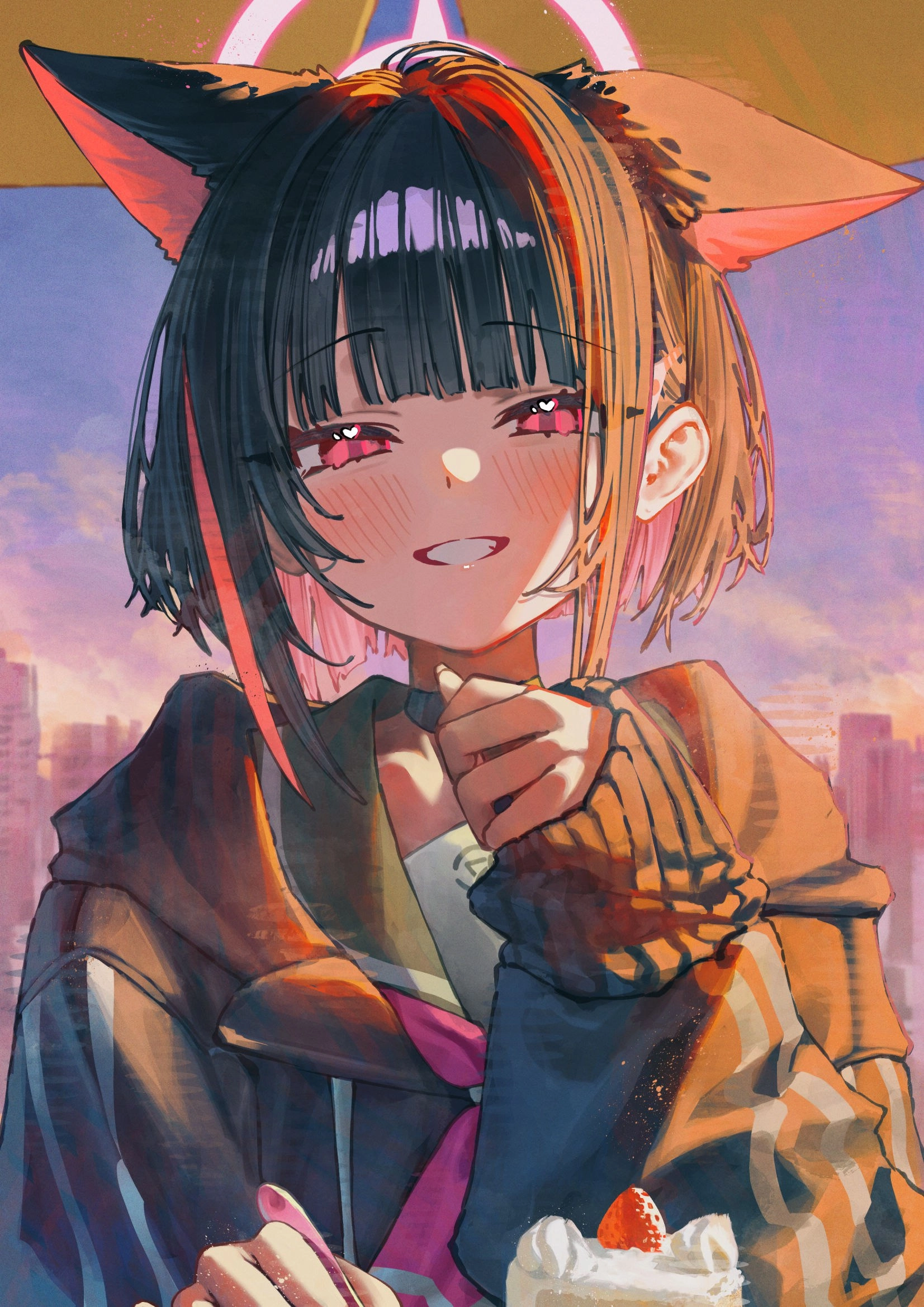 女孩头上有一只猫的头拿着一块蛋糕。