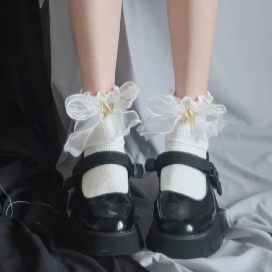 芭蕾舞鞋变黑帮风瞬间