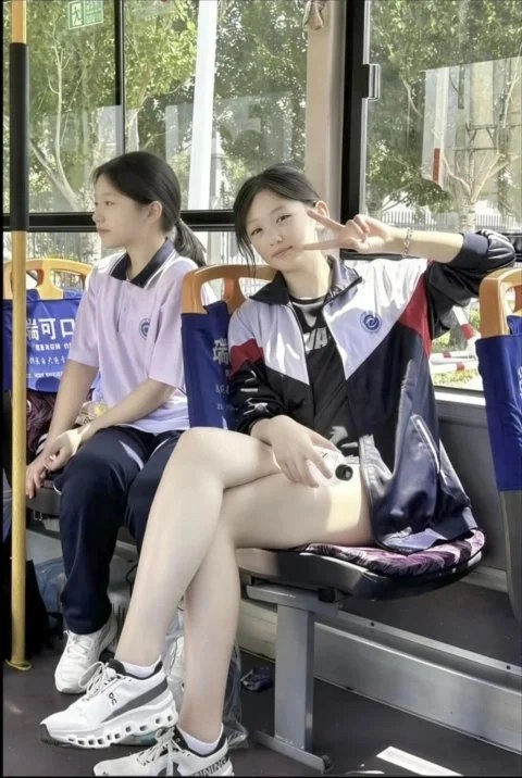 公交车上的正确坐姿