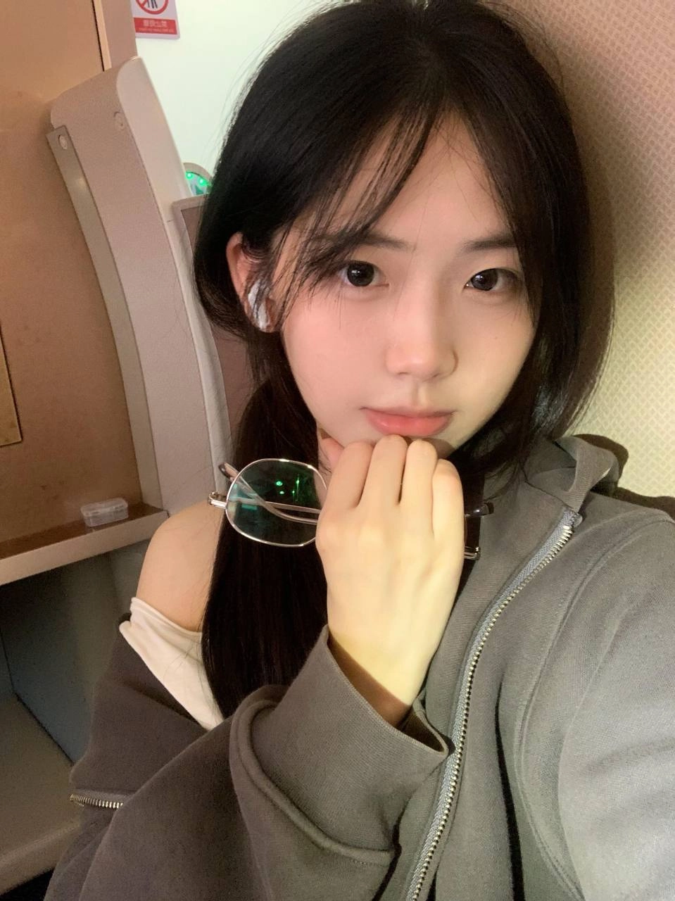 飞行途中卖萌惹人爱