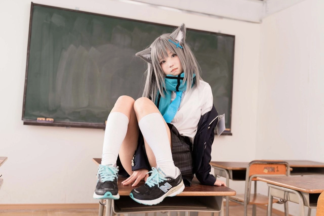 狐耳萝莉课堂搞怪