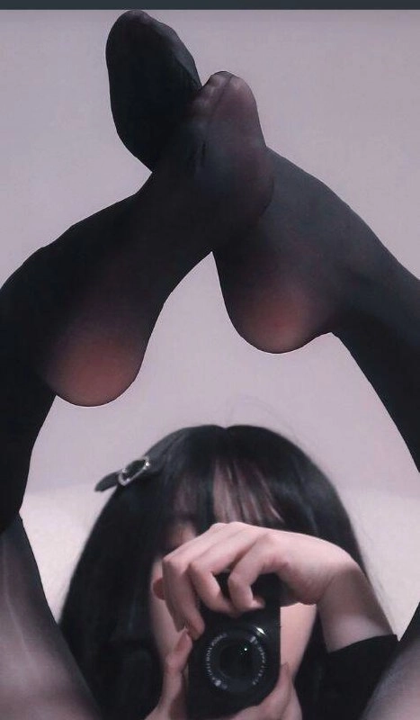腿部关节在线表演杂技
