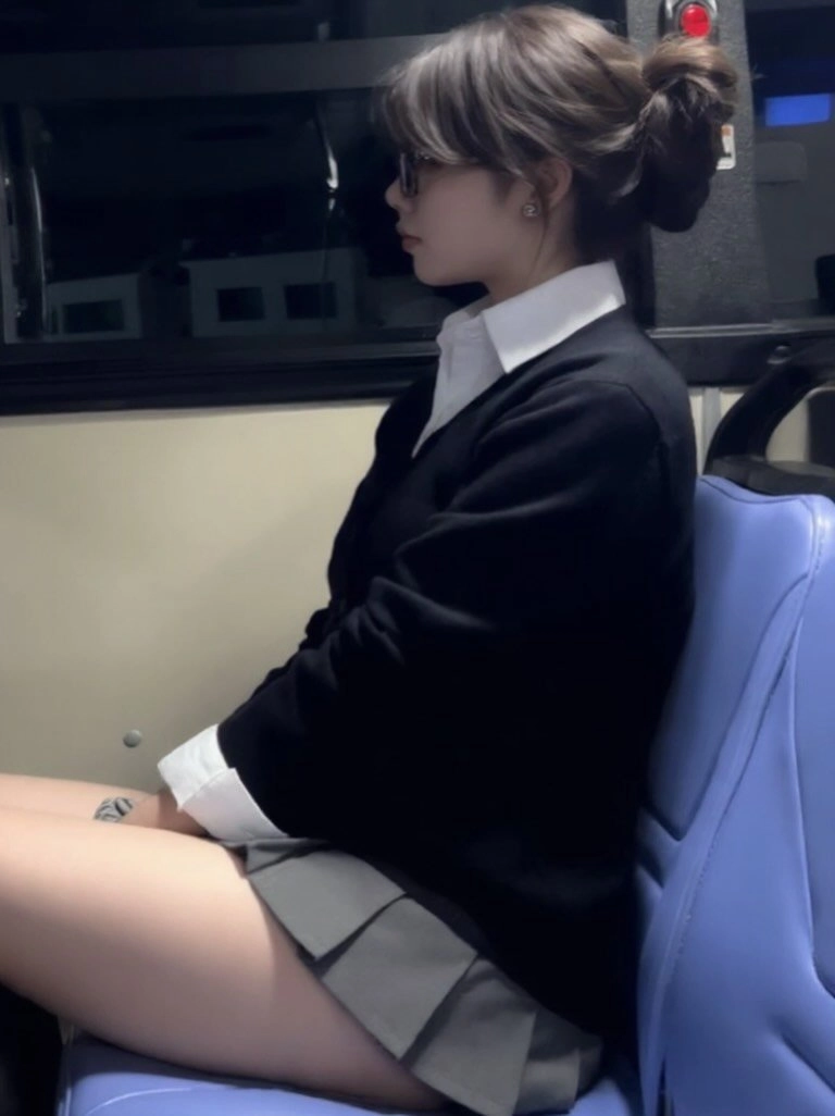 班味儿十足的优雅少女