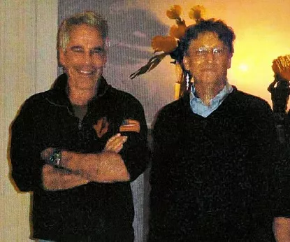 Bill Gates and Epstein's mansion in Epstein in 2011